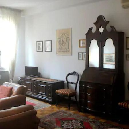 Апартаменти Charming Flat With Terrace Over The Canal Венеція Екстер'єр фото